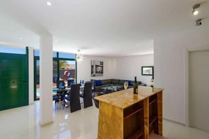 Spacious Private Villa & Private Heated Pool - Villa Sunshine Costa Teguise Zewnętrze zdjęcie